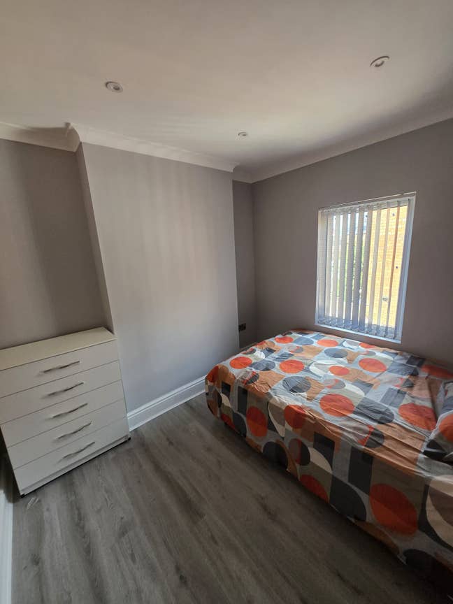 Ensuite & Double Rooms in Modern Long Eaton House  Main Photo