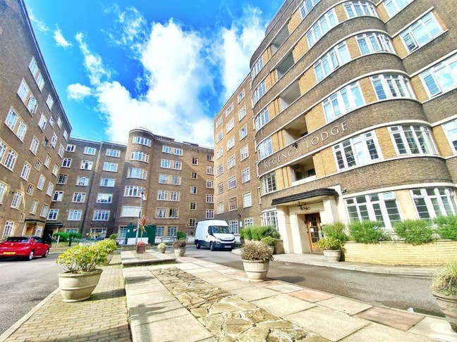 Spacious 4-Bed Flat by Swiss Cottage Tube Main Photo