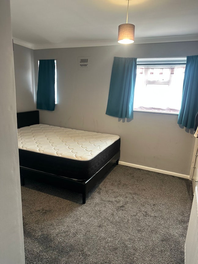 Double Room for Rent – Bills Included Main Photo