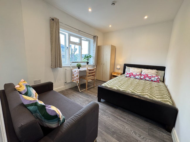 Studio / Ensuite rooms near South Croydon  Main Photo