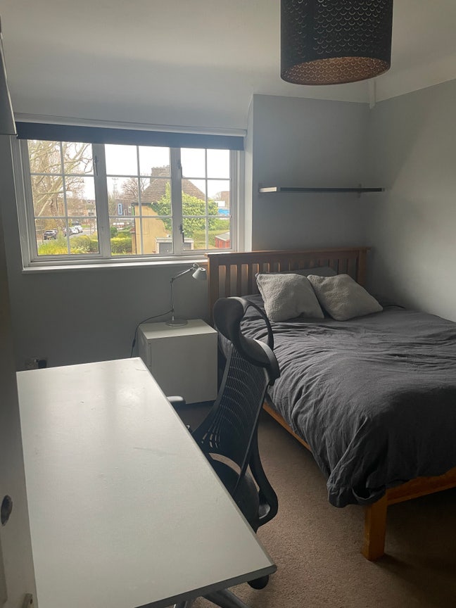 Double room in home surrounded by green spaces Main Photo