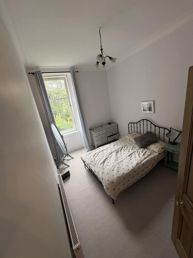 2 bedroom Woodlands Flat Main Photo
