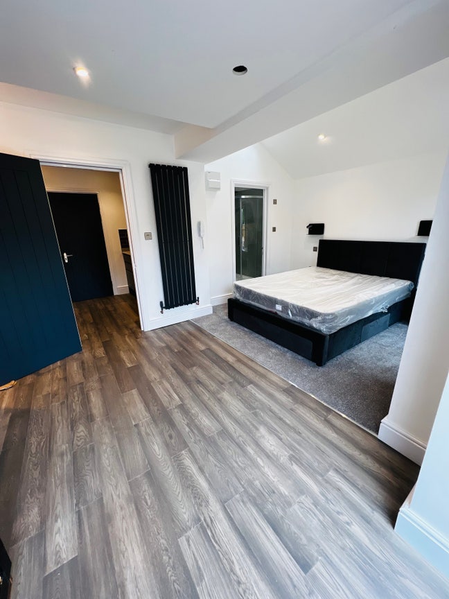 Amazing Studio Flat - BS4  Main Photo