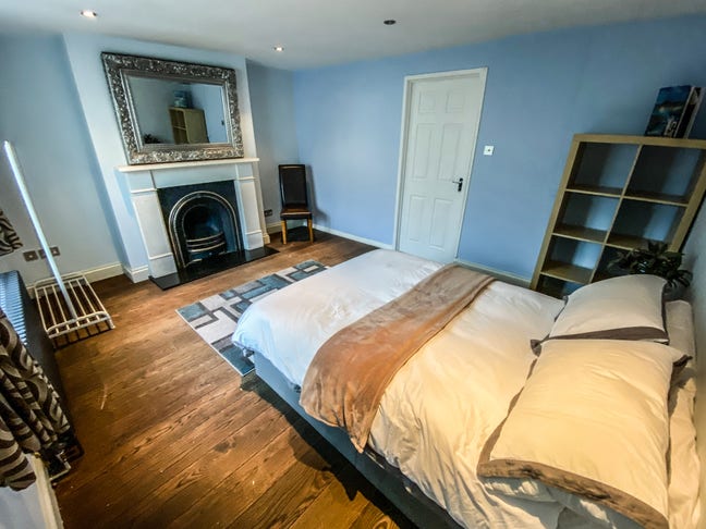 Huge & Beautiful house next to Chalk Farm Main Photo