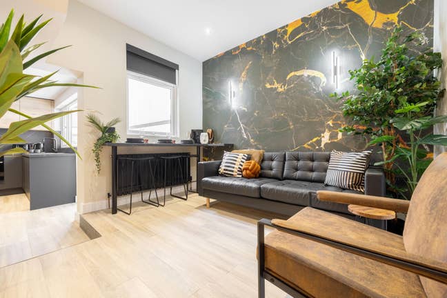 Stylish En-Suite Room in Refurbed Property - BT5! Main Photo