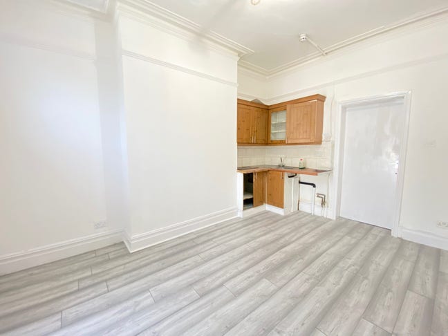 **01 Bed Flat**Craven Avenue**Ealing**inc Bills** Main Photo