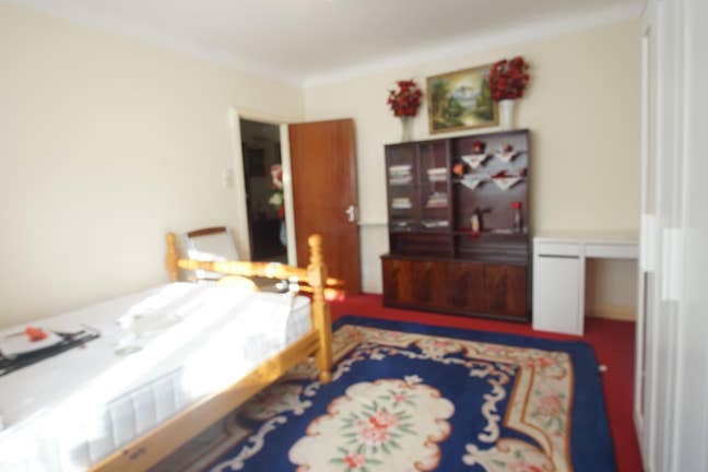 Spacious En-suit room available ro rent in Wembley Main Photo