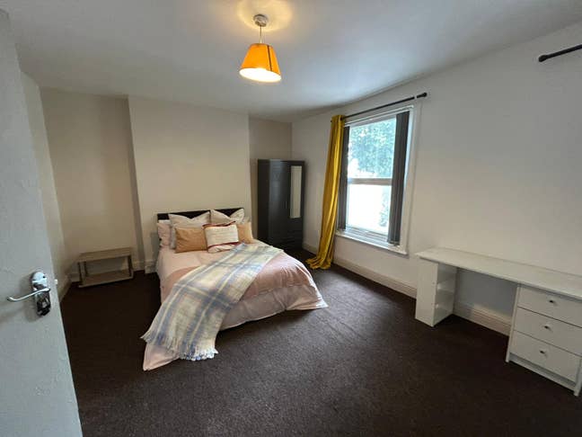 Modern 4-Bedroom Shared House in Radford – £100pw Main Photo