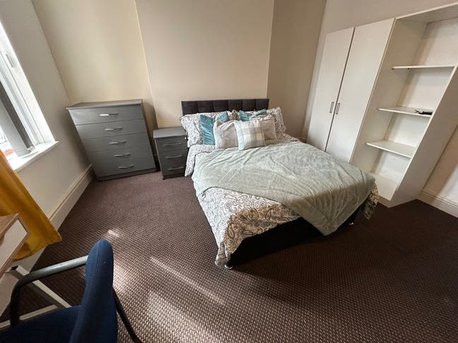 ***4 Bedroom 4 Bathroom Student Property*** Main Photo