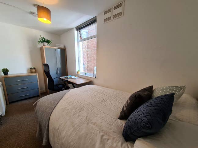 🛏 Cosy Double Room • No Deposit Option (48Hr) Main Photo