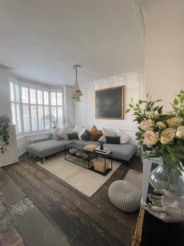 Double room, unfurnished available  Main Photo