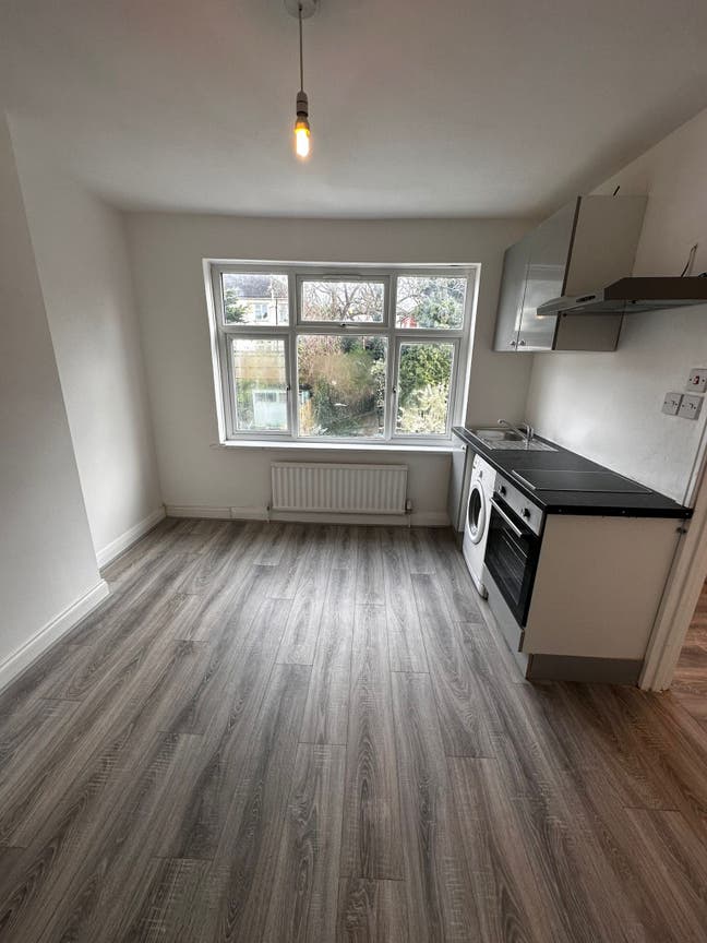 Newly Renovated Studio to Let in Thornton Heath Main Photo