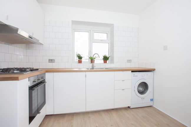 3 Bedroom Flat to Rent in E1 Main Photo