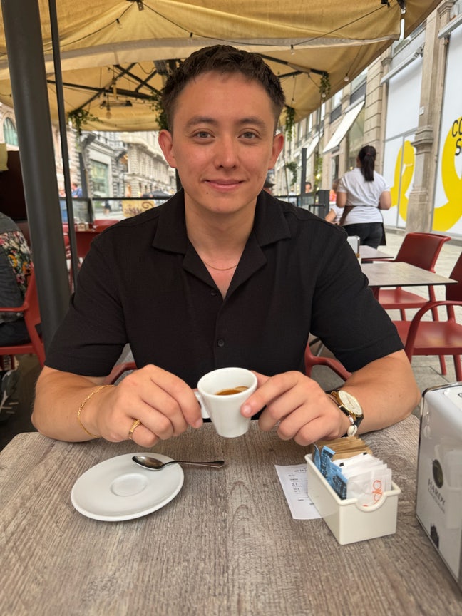 Young Professional looking for a spare room Main Photo