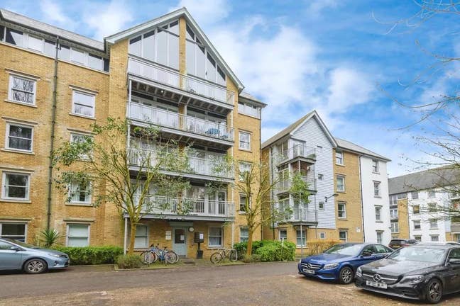 Ensuite Double Room in Bingley Court (CT1) Main Photo