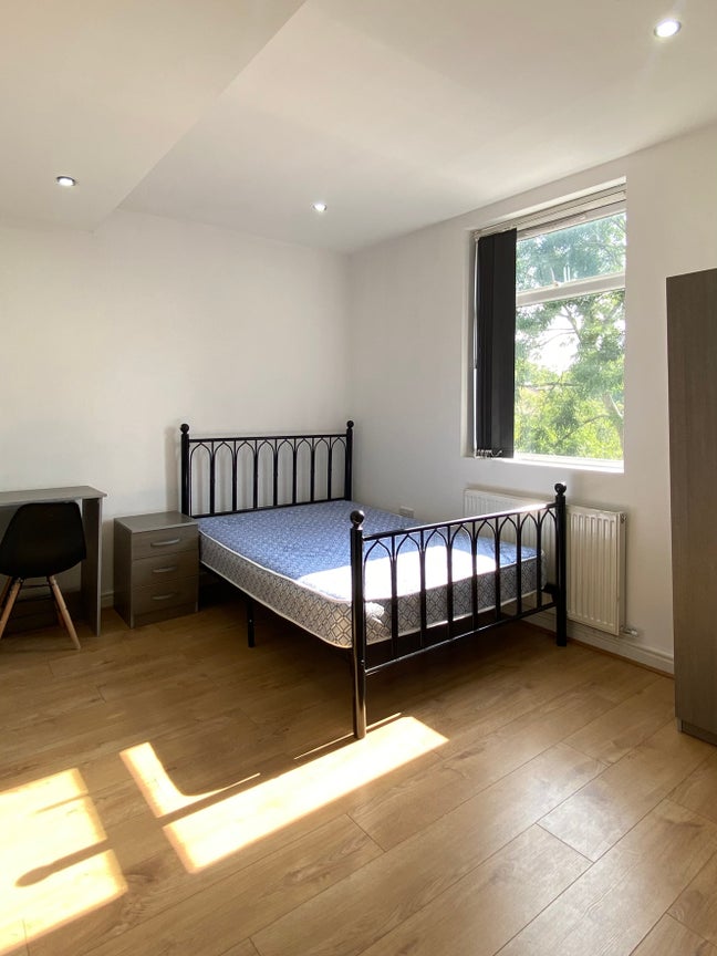 Large Double Rooms In A Student House Share Main Photo