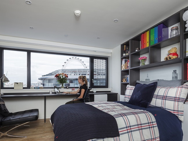 Urbanest Westminster Bridge Luxury Studio Apartme  Main Photo