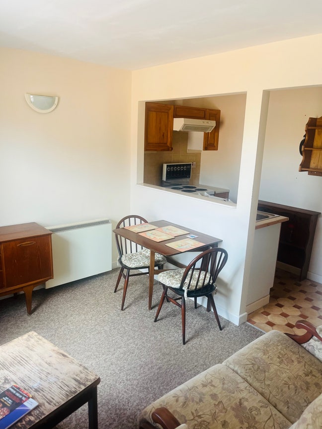 1 Bedroom Private Flat Main Photo