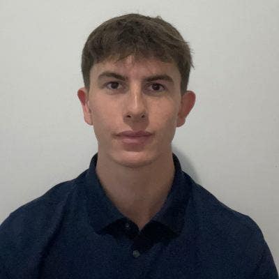 Professional Male seeks a single or double room Main Photo