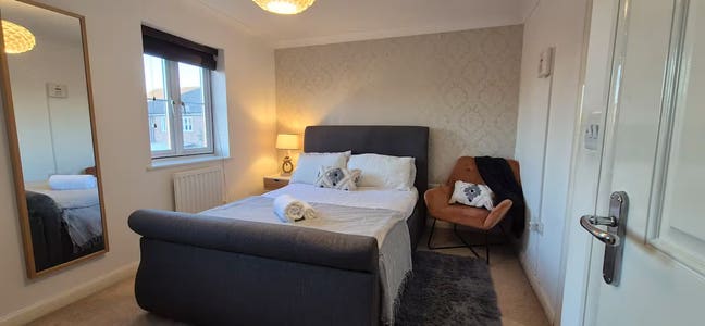 Beautiful Double Ensuite Room - Harold Hill Main Photo