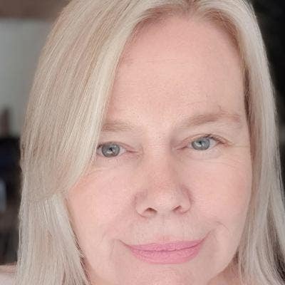 Expat from US seeks chill space Main Photo