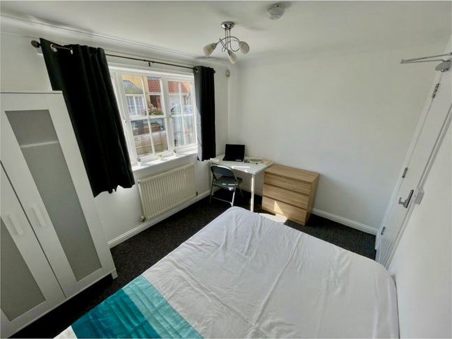 Spacious double rooms with bills - Near N&N Main Photo