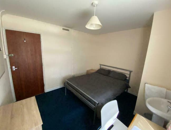 *Affordable 1-Bed Flatshare near Marina* Main Photo