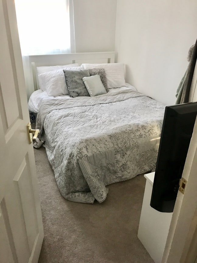 Double Room in a Lovely Flat, bills included Main Photo