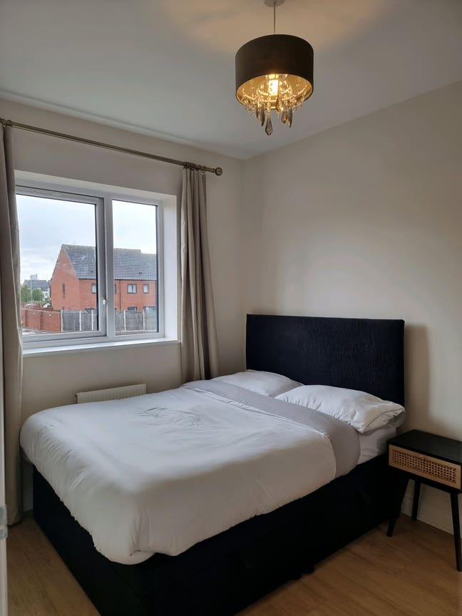 Newly Furnished double room for rent! Main Photo