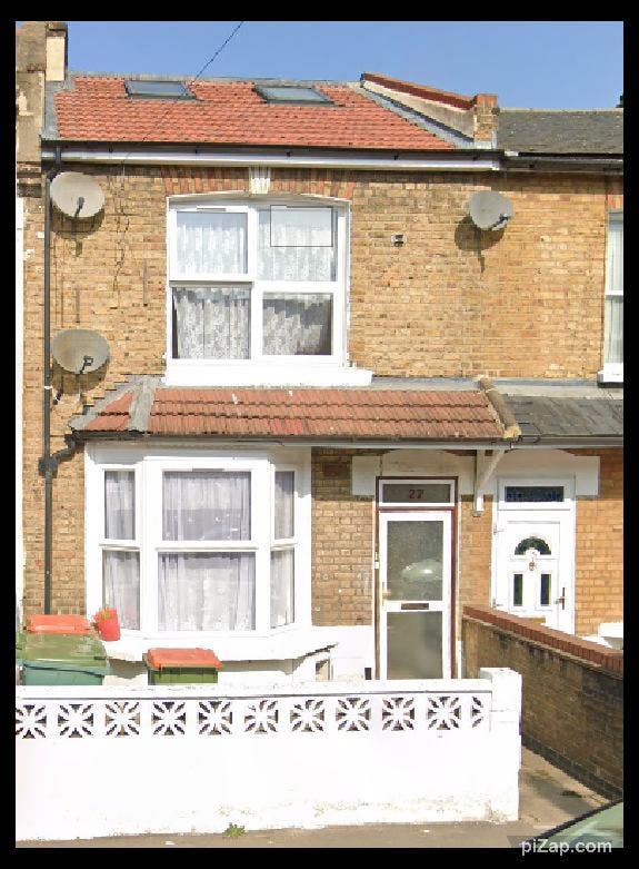 Modern 3 Bed with 2 Toilet Main Photo