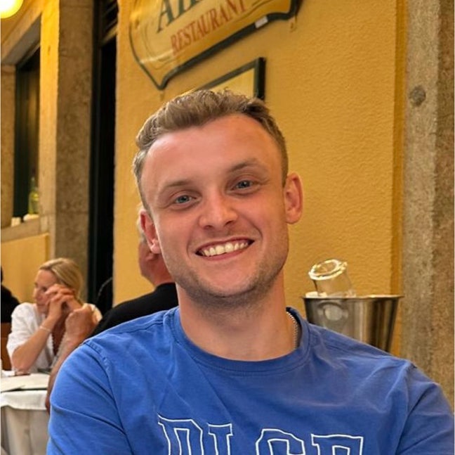 27yr old professional searching for room Main Photo