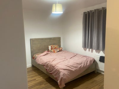 Double bedroom with Ensuite bedroom &pound;800 p/m Main Photo