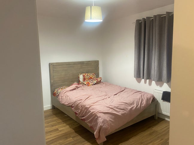 Double bedroom with Ensuite bedroom &pound;800 p/m Main Photo