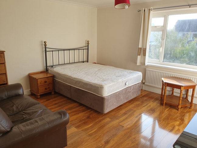 Clean, Peaceful and Pleasent Home Main Photo