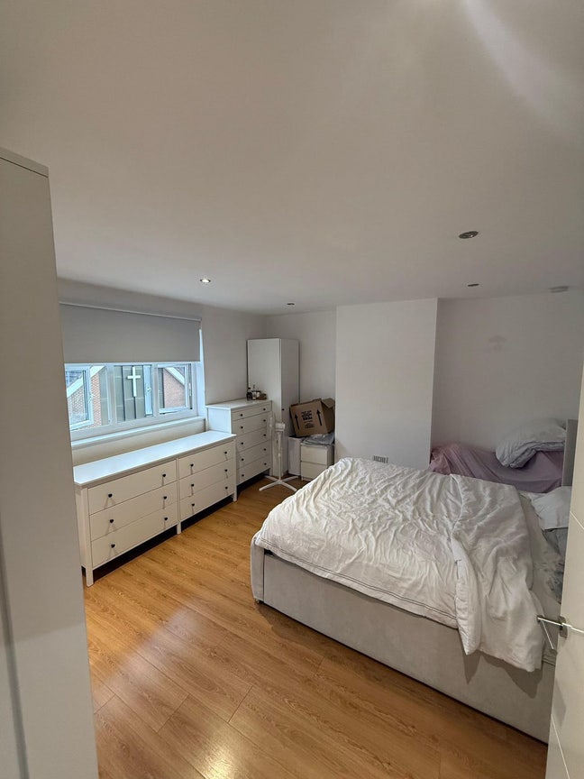 Beautiful 1-Bedroom Flat with Private Garden Main Photo
