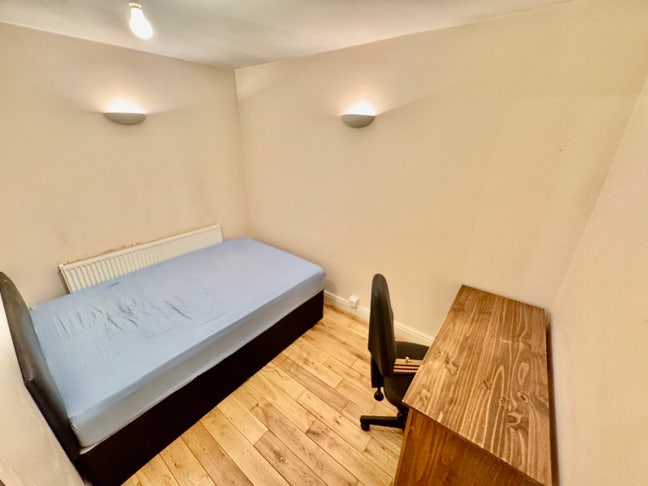 Room For Rent In B25 Main Photo