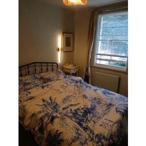 Cute Double Bedroom for Short Let in Chelsea Flat Main Photo