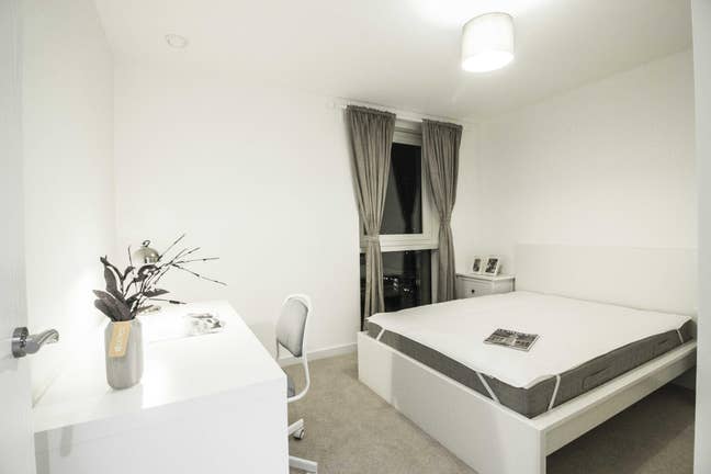 Luxury 2 Bed Flat with London Skyline Views 🤗 Main Photo