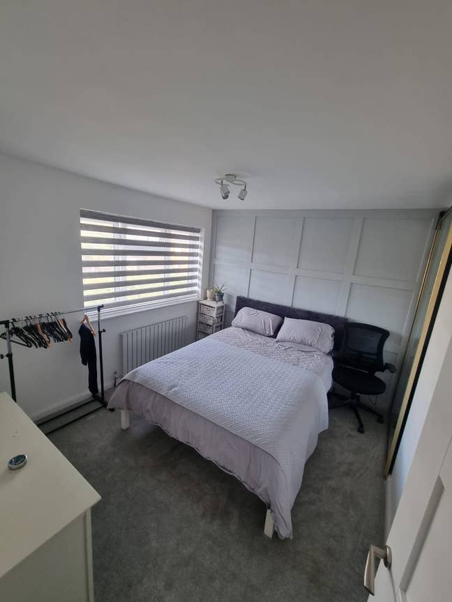 Double room in 3 bedroom house Main Photo