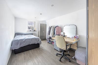 Flat 35 47a Main Photo