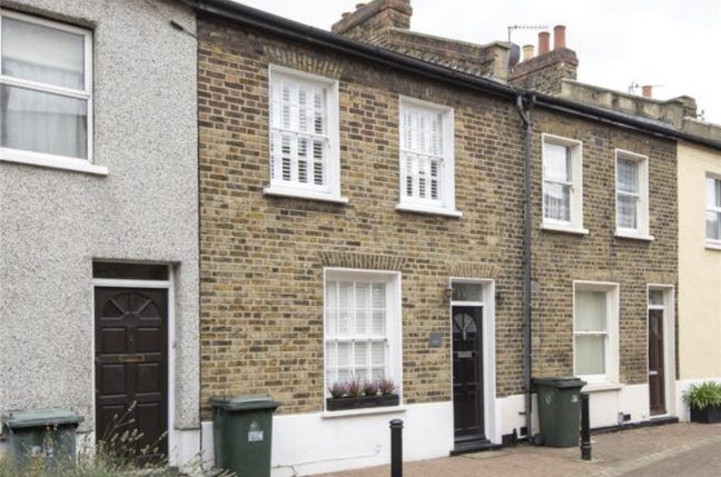 Double room to rent in Stratford house Main Photo