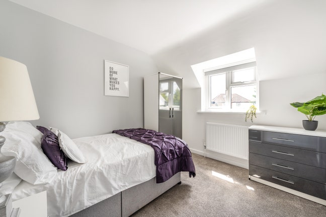 Bright Ensuite Double in Feltham - All Bills Inc Main Photo