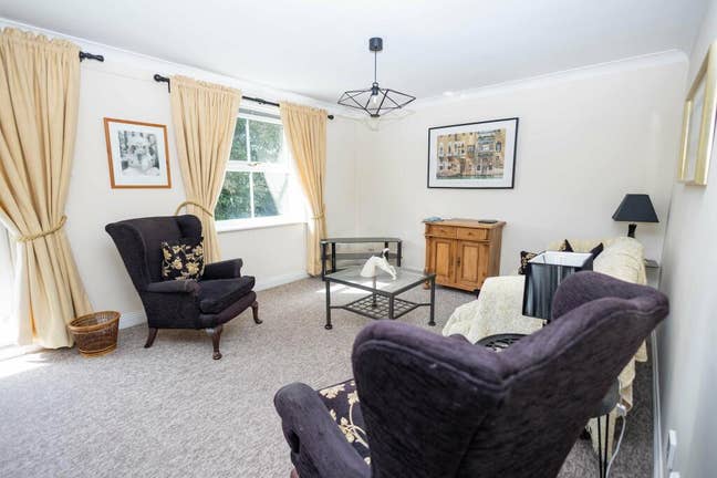 2B2B flat - very close to Bournemouth Town Centre Main Photo