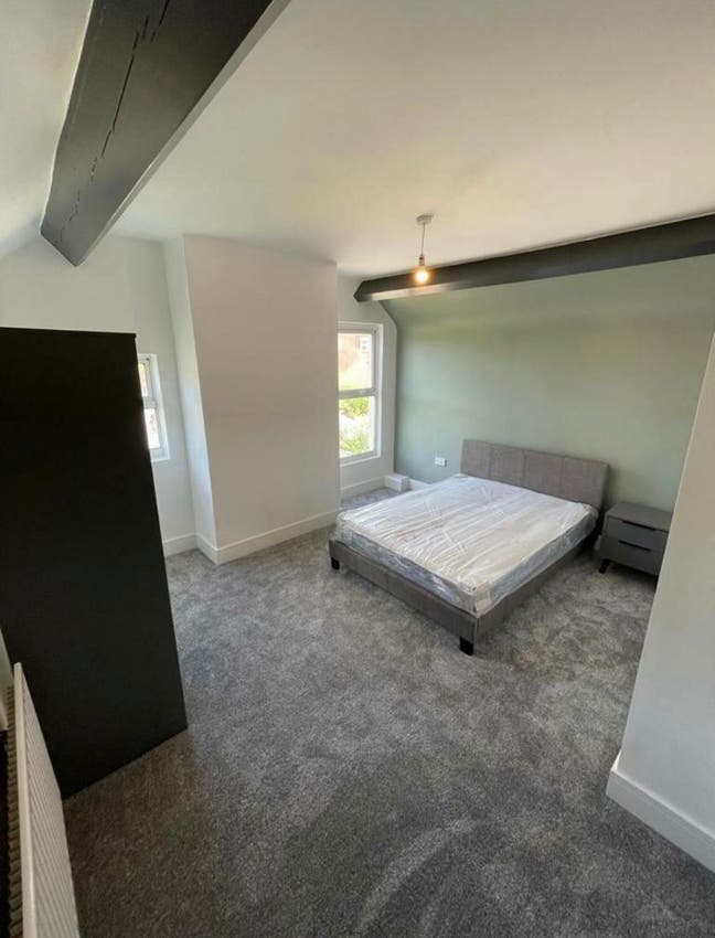 3 Double Rooms To Let - Hemsworth Main Photo