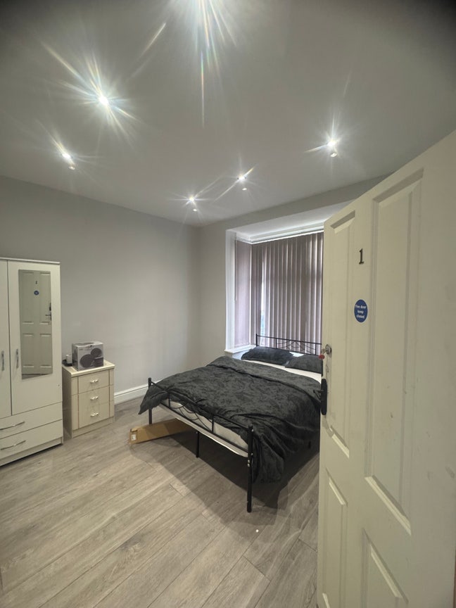 Double room| Newly Furnished | near Uni Main Photo