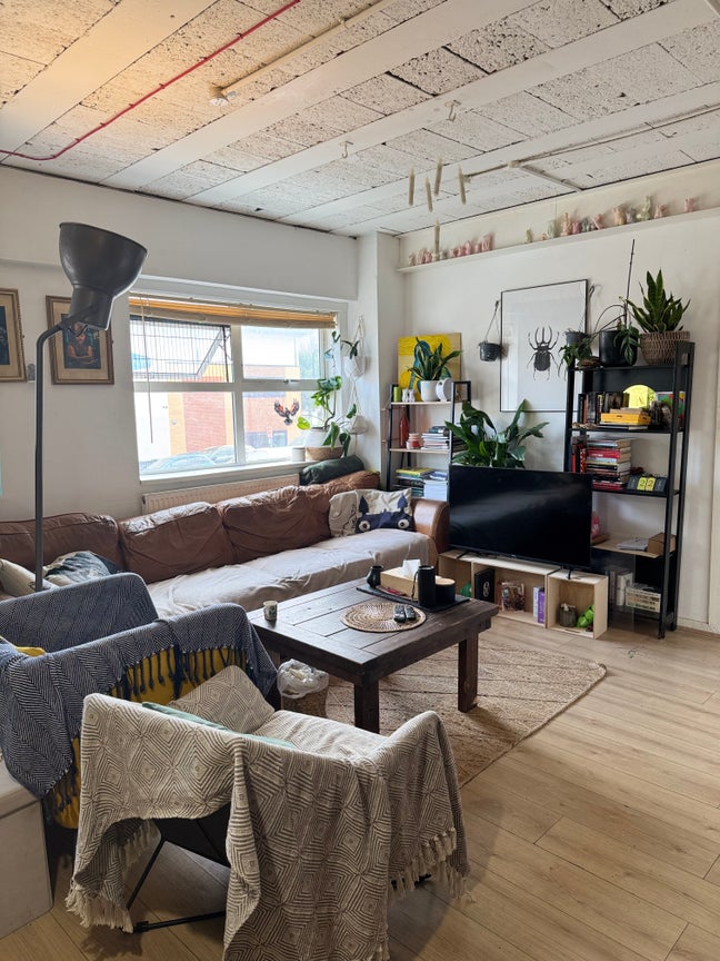 1 dbl bedroom available. big warehouse. Clapton Main Photo
