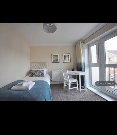 Single room with balcony close to Highfield campus Main Photo