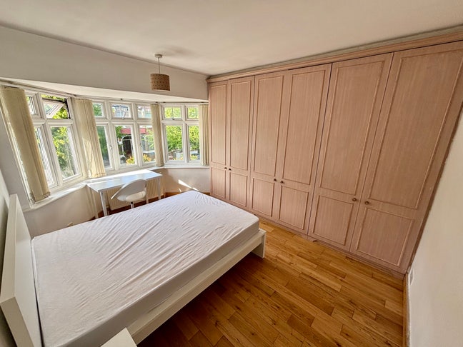 Stunning New Property in Wimbledon Park Main Photo
