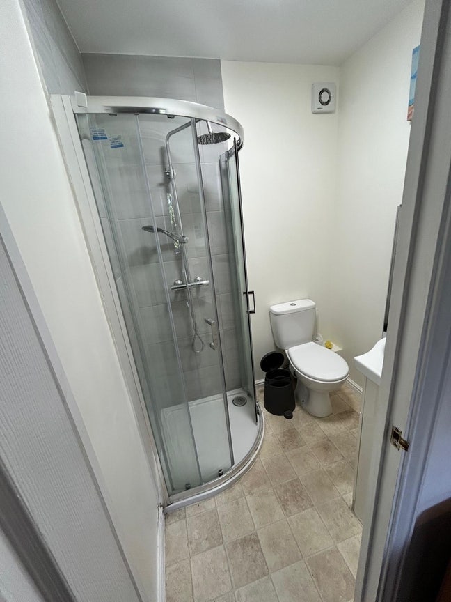 ✨Modern 5-bed HMO | En-suite Double & Single  Main Photo