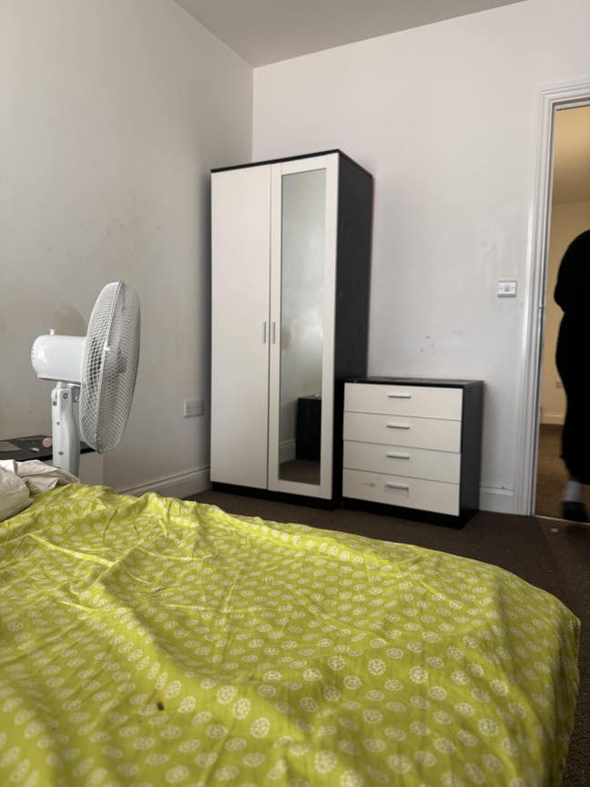En-Suite Room in Shared Apartment – West Croydon Main Photo